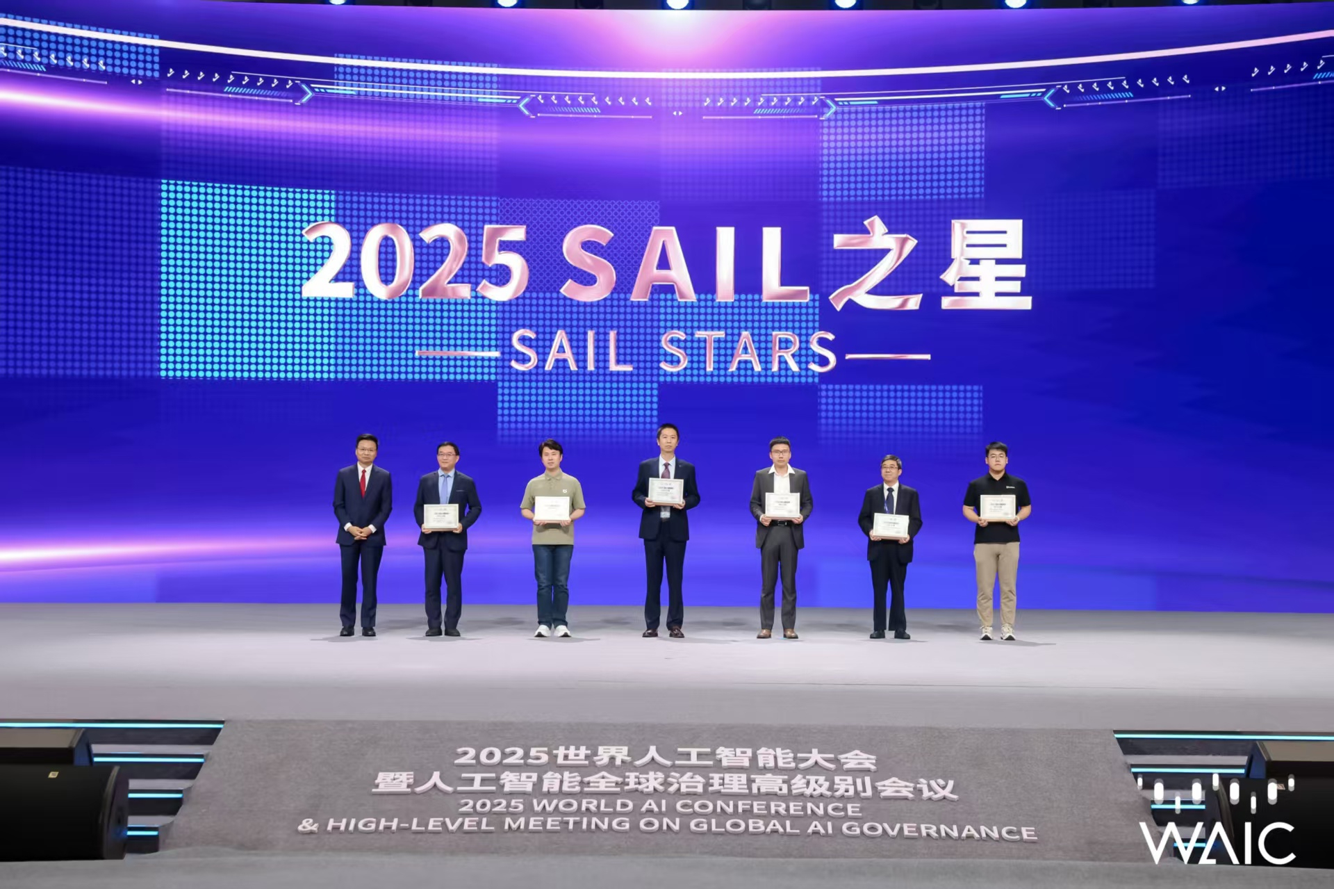 huatihui官网-专访美的：好的暖通产品，不该让用户在舒适和成本之间做选择题
